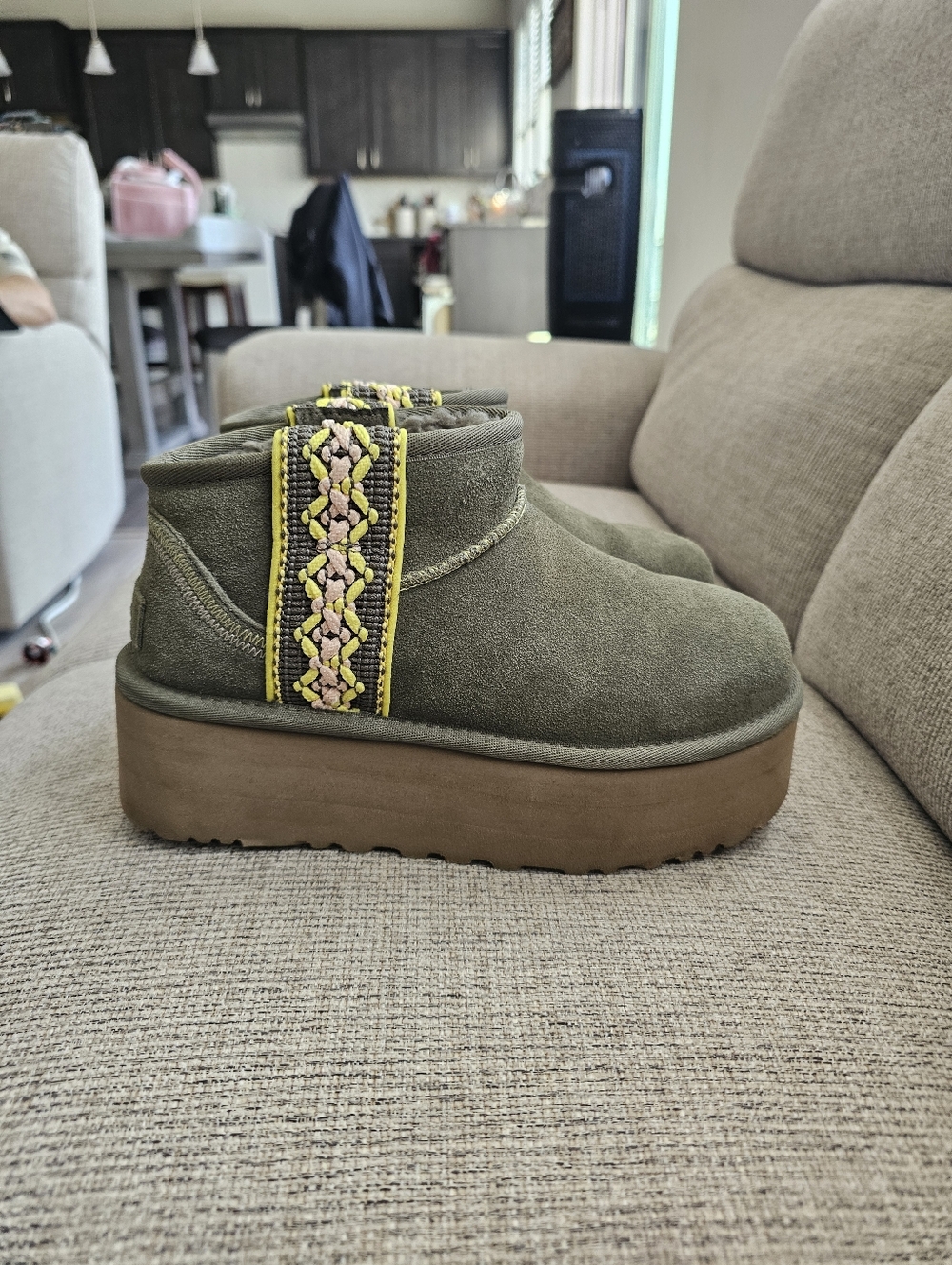 UGG Classic Ultra Mini Braid Platform Boots Size 7 - Picture 6 of 10